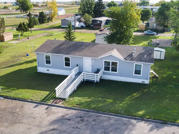 211 3rd St S, New Salem, ND 58563