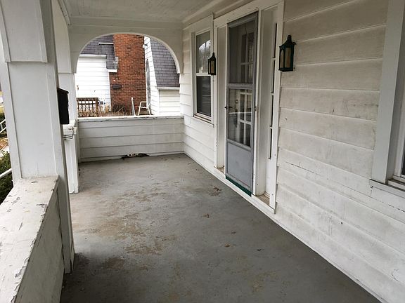 3rd image of 3917 Elm Ave