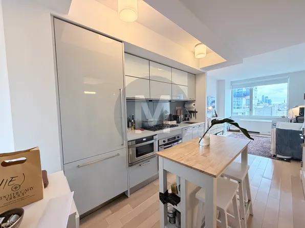 22 North 6th Street image 1 of 9