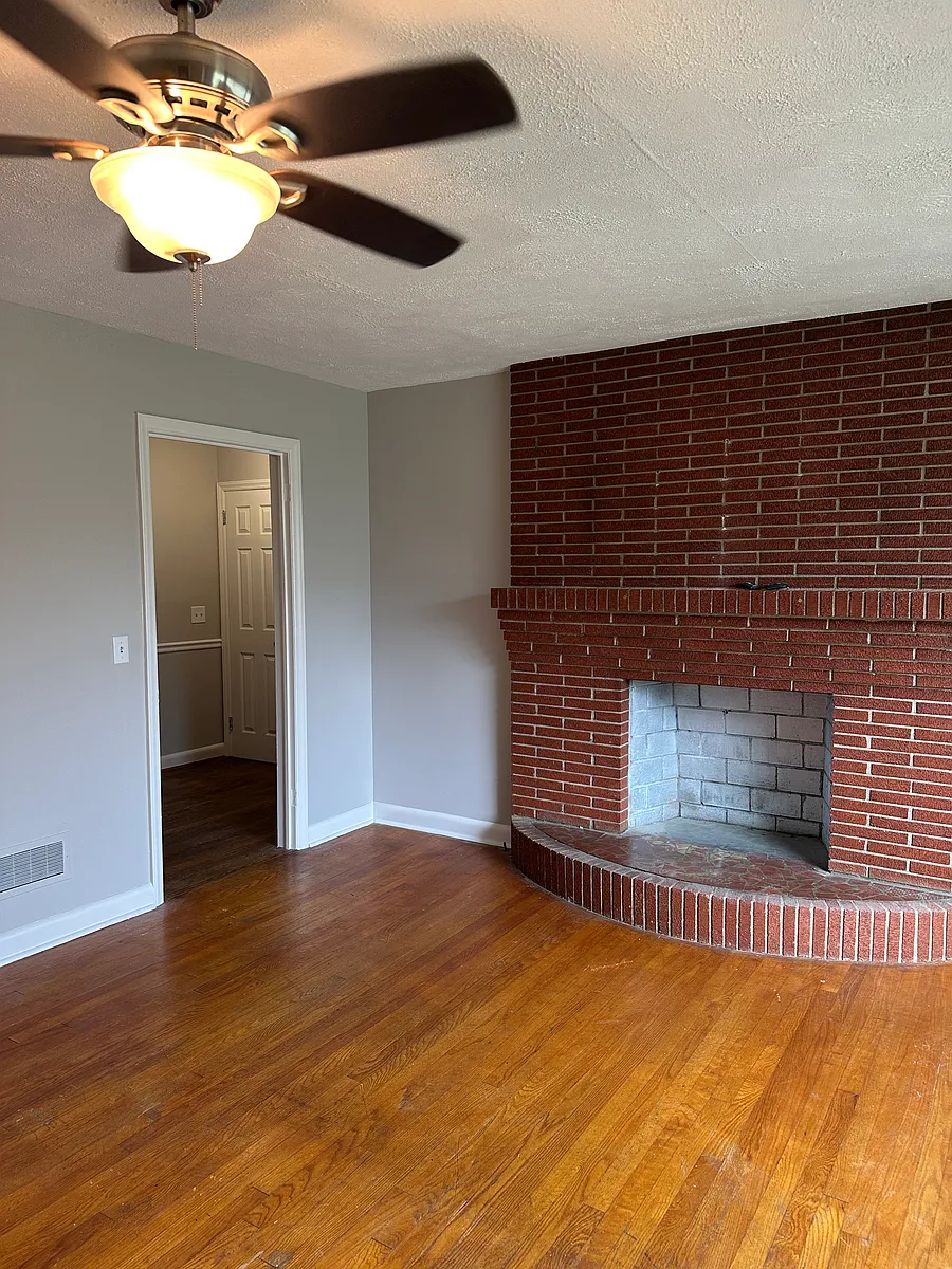 Building Photo - Dellinger Rd