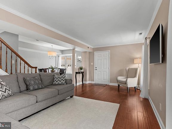 4th image of 58 Tenby Ln
