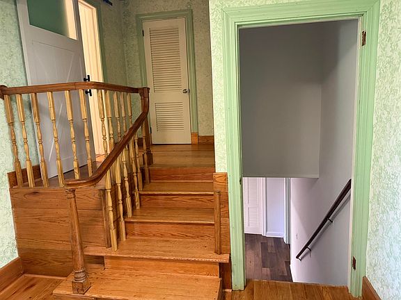 2nd image of 801 Magness Dr