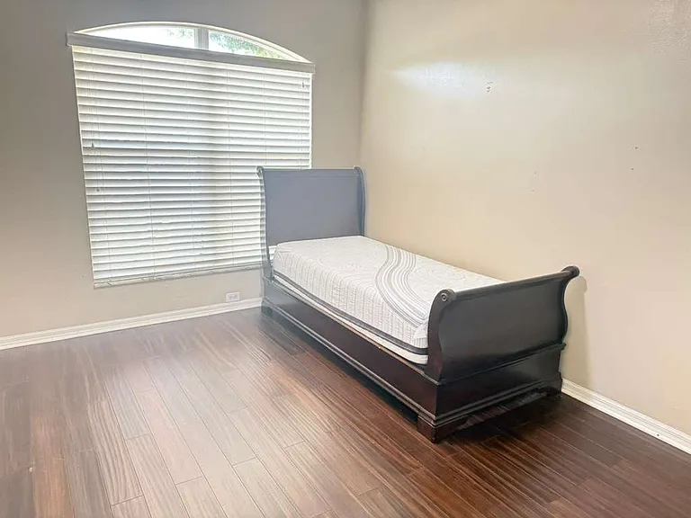 30239 Emmetts Ct — Photo 13