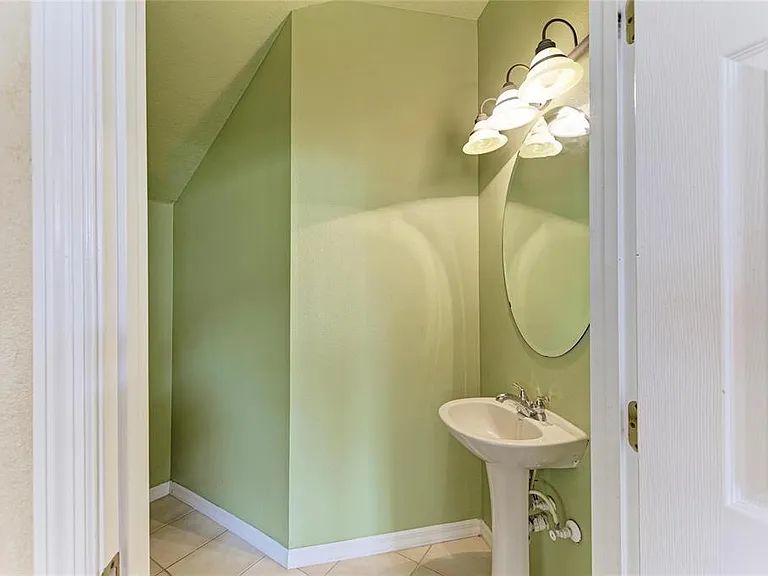 3931 Yellowstone Cir — Photo 18
