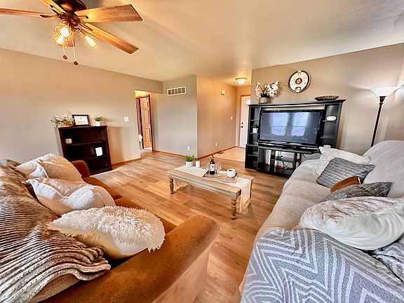 4th image of 4308 Sandhill Dr