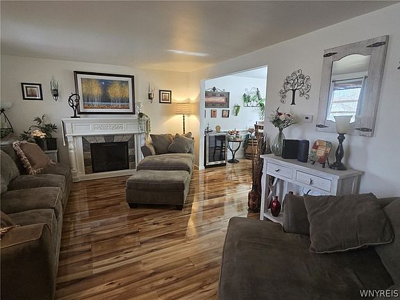 4th image of 465 Rowley Rd