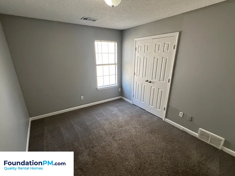 1530 Estacada Way — Photo 11