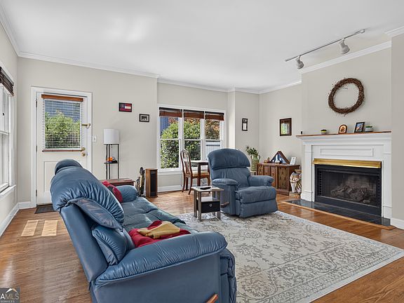 4th image of 312 E 7th St SW APT 17
