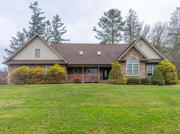 1712 Sylvan Dr, Hollidaysburg, PA 16648