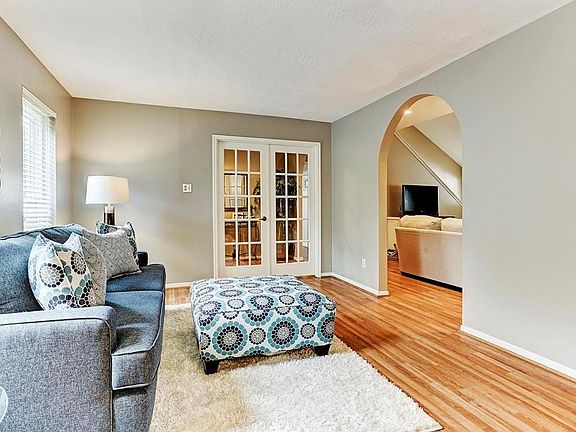 5th image of 2806 Arrowhead Dr