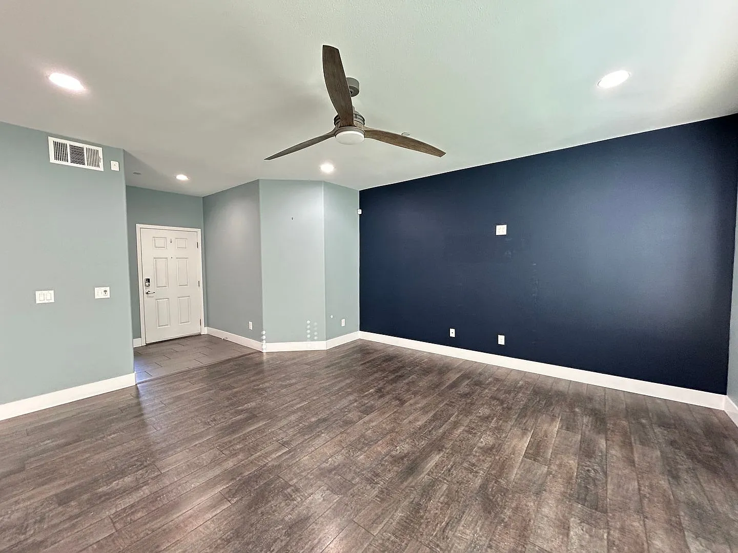 Downtown Summerlin Townhouse 2-Bed 2-Bath! — Photo 2