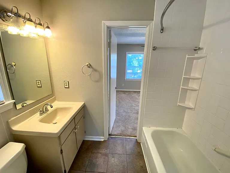 21 Cavalier Ct #D — Photo 11