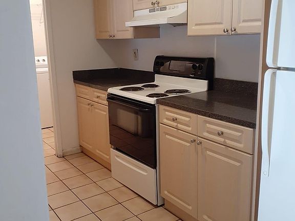 3rd image of 8873 Fontainebleau Blvd APT 204