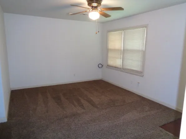 330 Mayfair Way, Ada, OK 74820