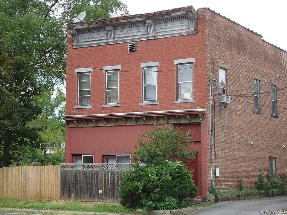 165 Ulster Ave #6