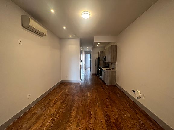 3rd image of 272 Chauncey St #3R