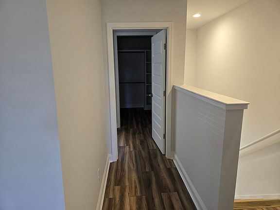 3rd image of 5357 Hamilton Greene Cir