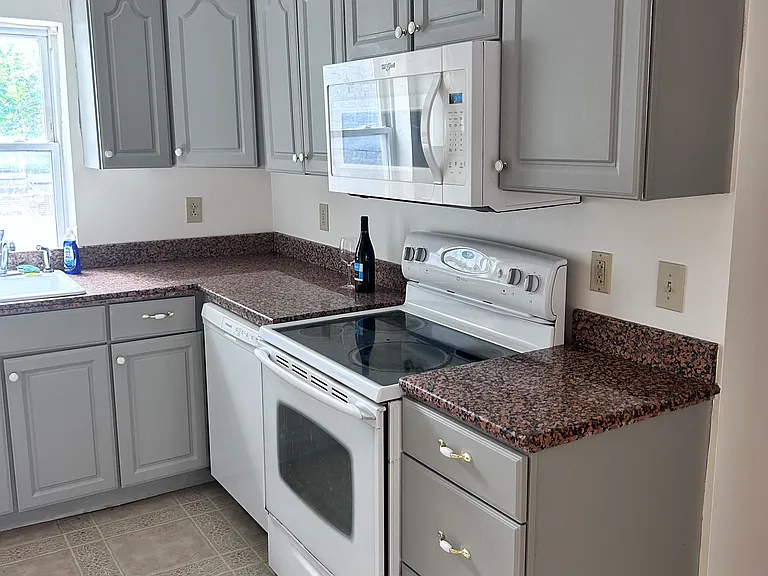 40 S Front St #5 — Photo 17