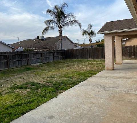 3rd image of 1819 N Katy Ave