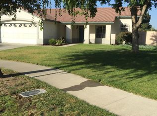 723 Balboa Pl, Lemoore, CA 93245