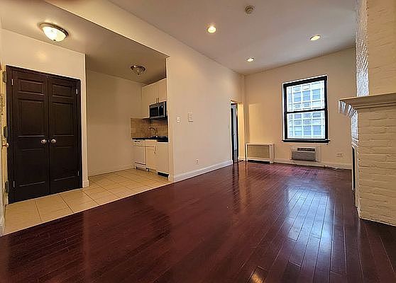1st image of 159 W 95th St #2V