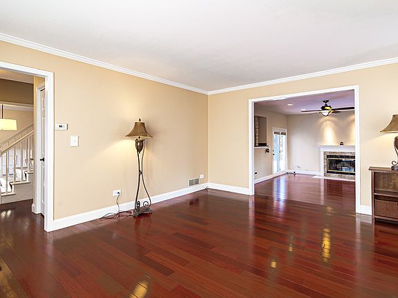 3rd image of 1596 Wakefield Ct