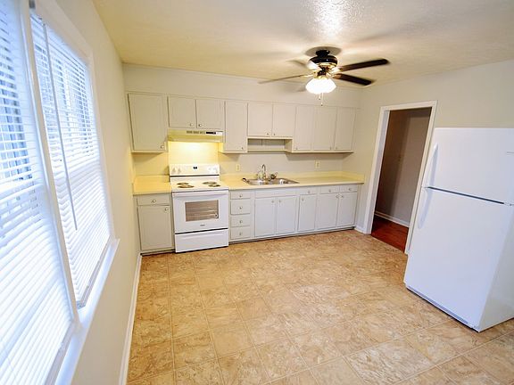 4th image of 725 Ashburton Dr