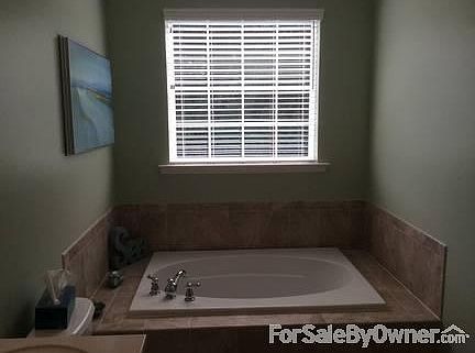 Master bath
						:
						Master bath