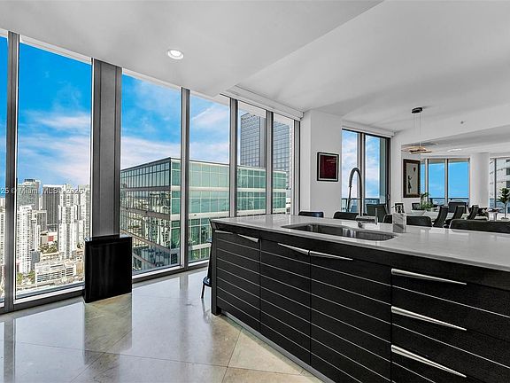 3rd image of 200 Biscayne Boulevard Way #A50001