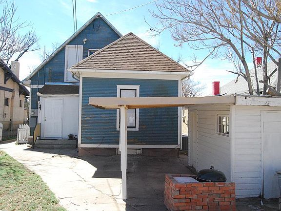 2nd image of 825 E 8th St
