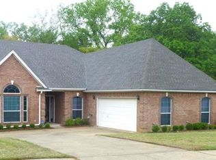 521 Inland Cir, Azle, TX 76020