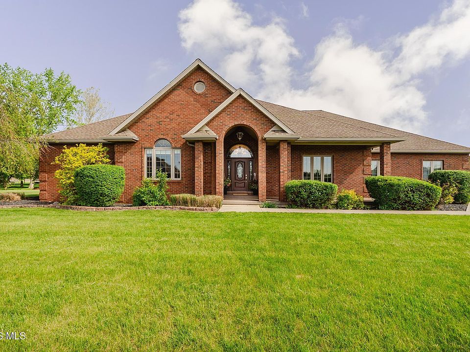 1st image of 106 Hickory Grove Dr