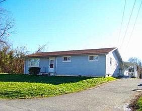1st image of 215 4th Ave