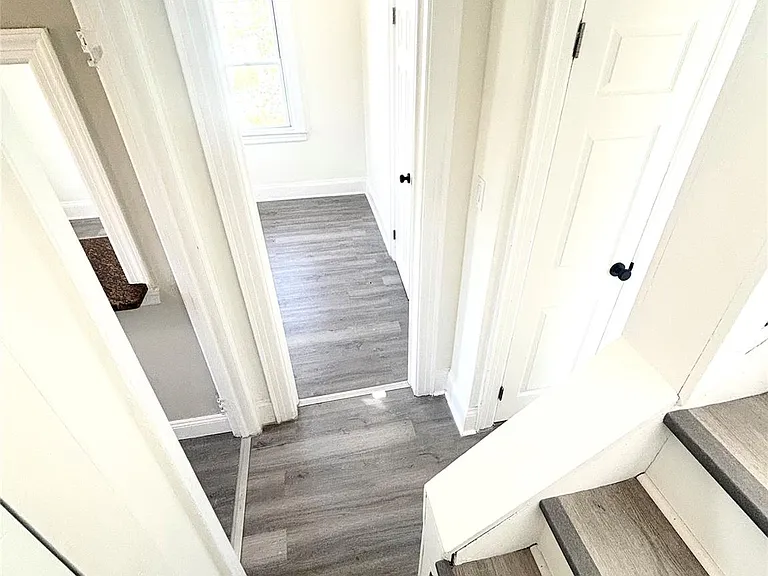 66 Kenmore Rd — Photo 15