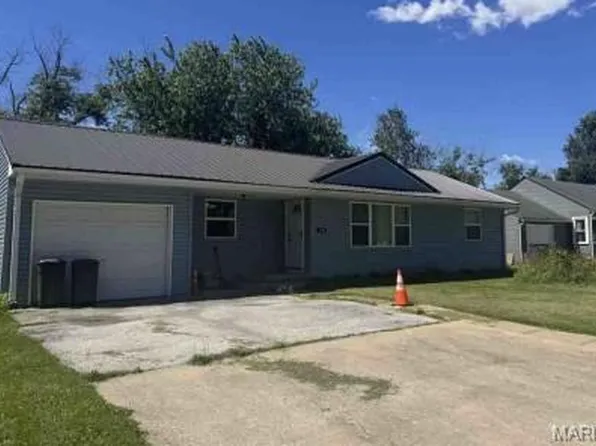 108 W Lakeview Ave, Centralia, MO 65240