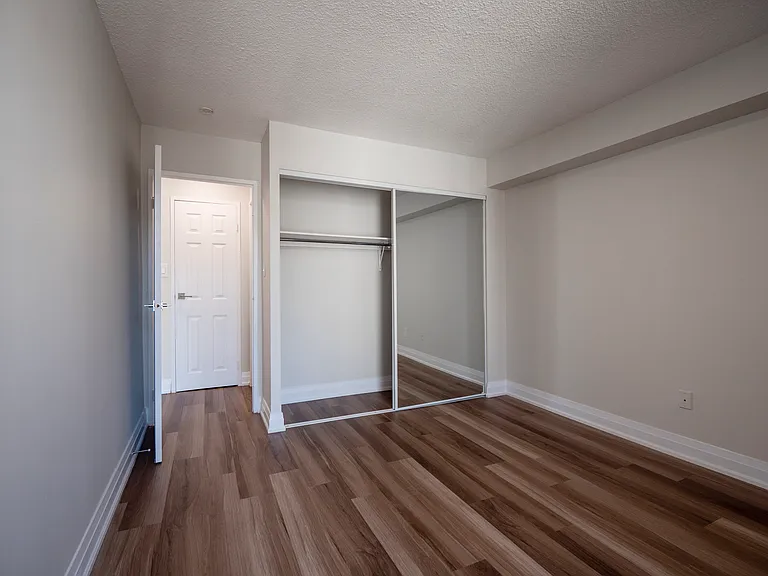 378 Vine St — Photo 8