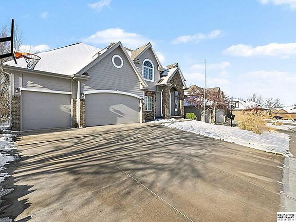 2nd image of 1504 N 183rd Ave