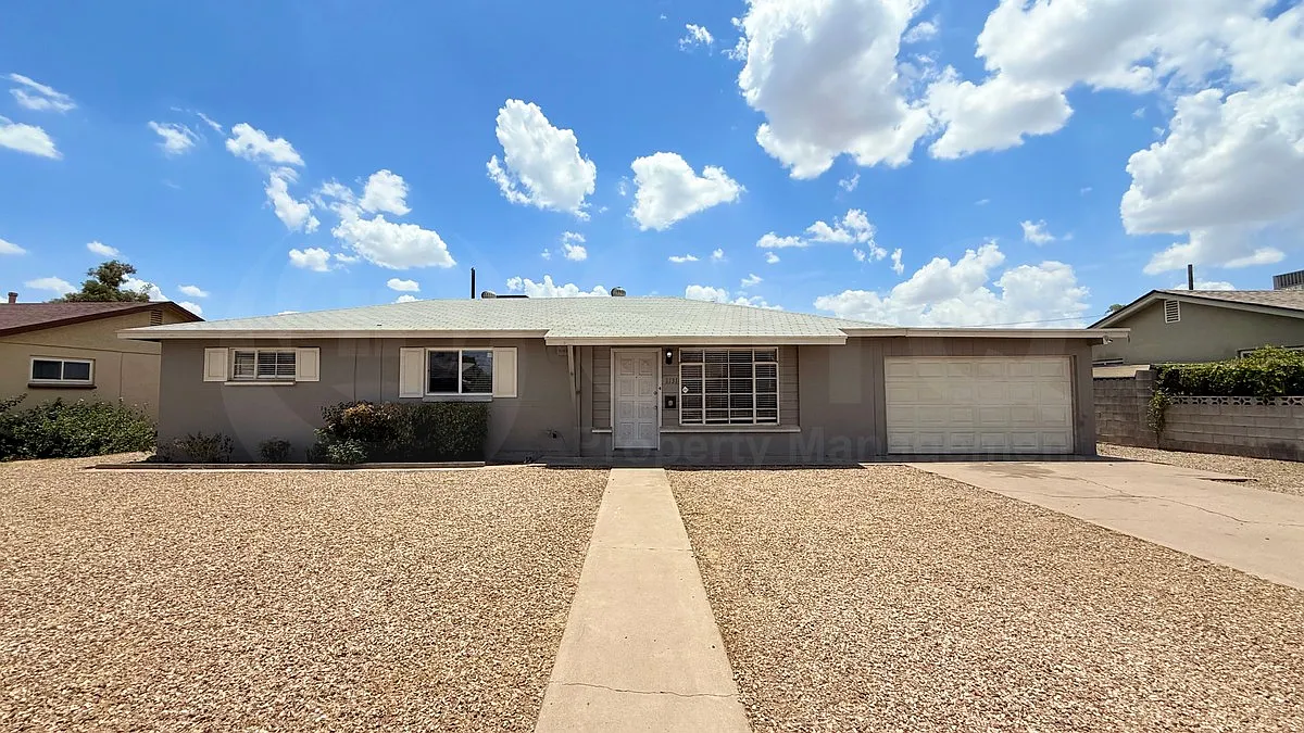 3 bed, 2.0 bath, 1341 sqft, $1,895 — Photo 1
