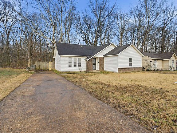 3rd image of 3877 Black Forest Dr