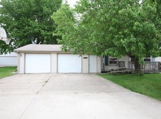 308 E 6th St, Lake Park, IA 51347