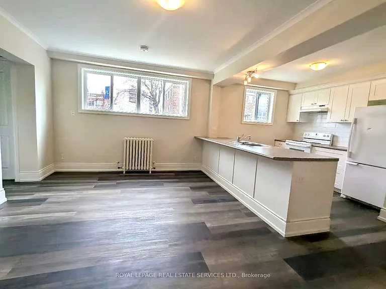 322 Lakeshore Rd W #1 — Photo 8