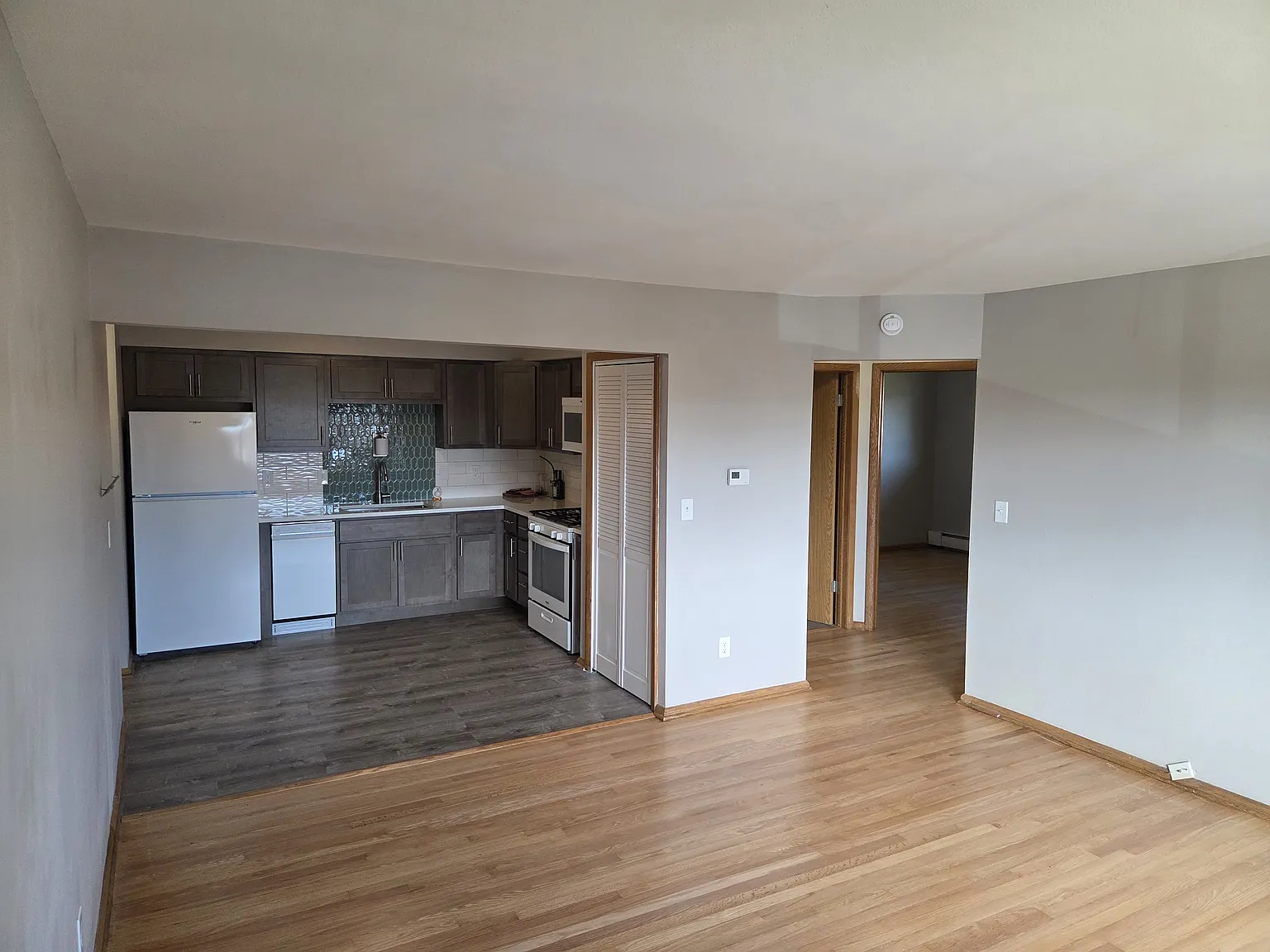 2 bed, 800 sqft, $1,245 — Photo 3