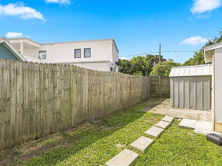 1812 Killarney Dr — Photo 22