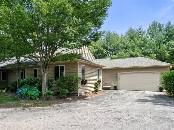 174 Pine Glen Dr, East Greenwich, RI 02818