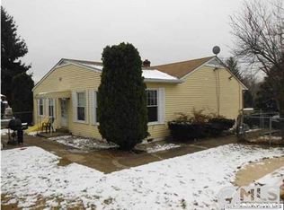 3 Lake Dr, Howell, NJ 07731