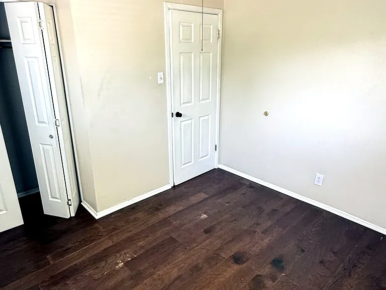 209 Brenda Dr — Photo 3