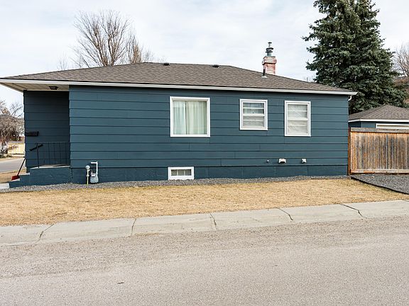 3rd image of 900 6th St