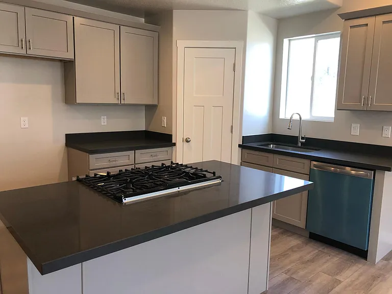 809 S 1710 E — Photo 6