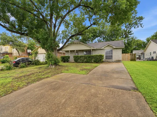 3015 Lightstar Dr, Houston, TX 77045