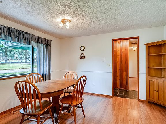 3rd image of 21915 NE 189th St